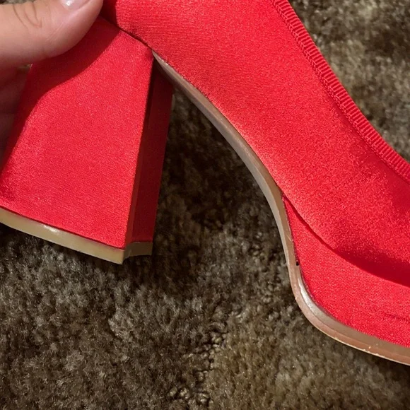 Elegant Red Women's Shoes - Picture 7 of 9